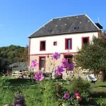 La Roulotte De La Maison Du Bonheur * Anlhiac