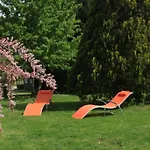 La Roulotte De La Maison Du Bonheur * Anlhiac