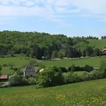 La Roulotte De La Maison Du Bonheur Pensionat