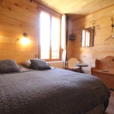 La Roulotte De La Maison Du Bonheur Anlhiac