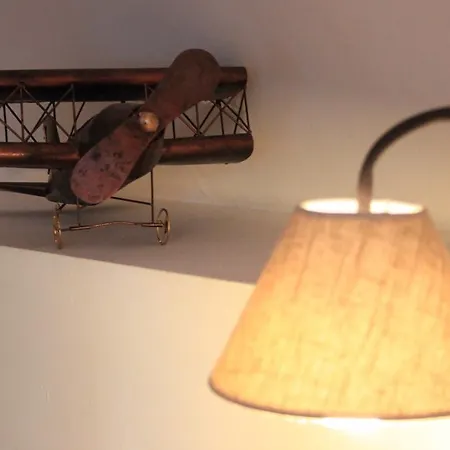 Pensión La Roulotte De La Maison Du Bonheur Anlhiac