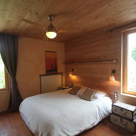 La Roulotte De La Maison Du Bonheur Anlhiac