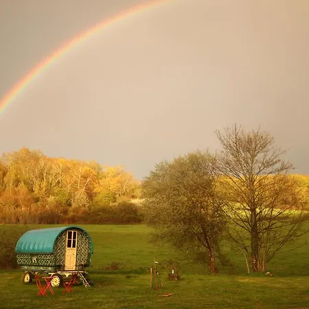 La Roulotte De La Maison Du Bonheur Anlhiac