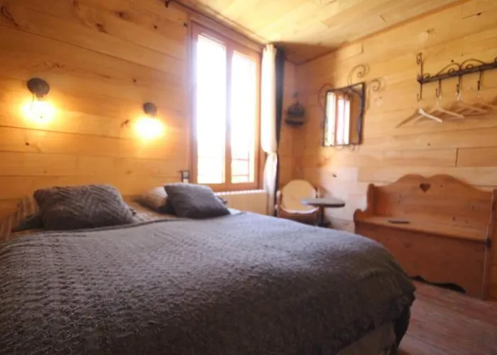 La Roulotte De La Maison Du Bonheur Anlhiac