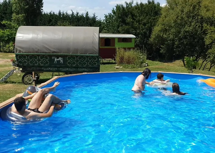 Gasthuis La Roulotte De La Maison Du Bonheur *