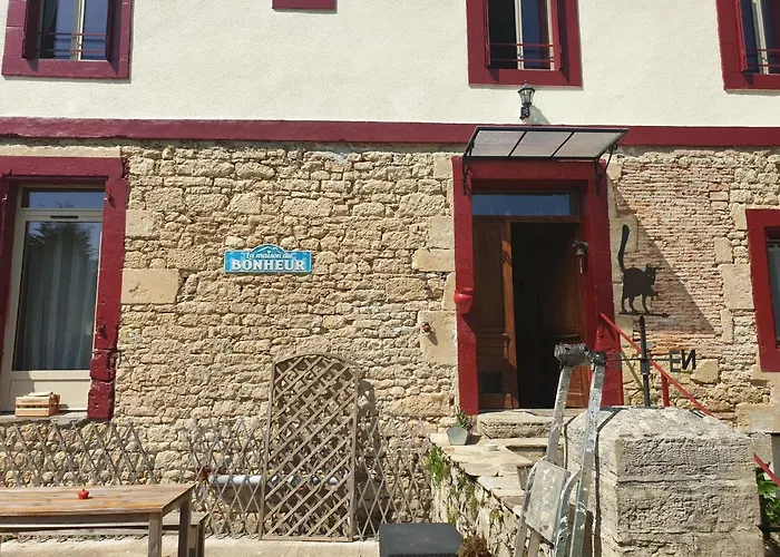 La Roulotte De La Maison Du Bonheur * Anlhiac
